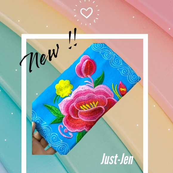 NWT!! Beautiful New Vintage Blue Floral Embroidered Long Wristlet Wallet !!💖💖 - Picture 8 of 11